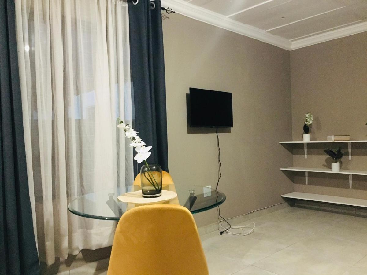 Black Rose Guesthouse Soweto Esterno foto