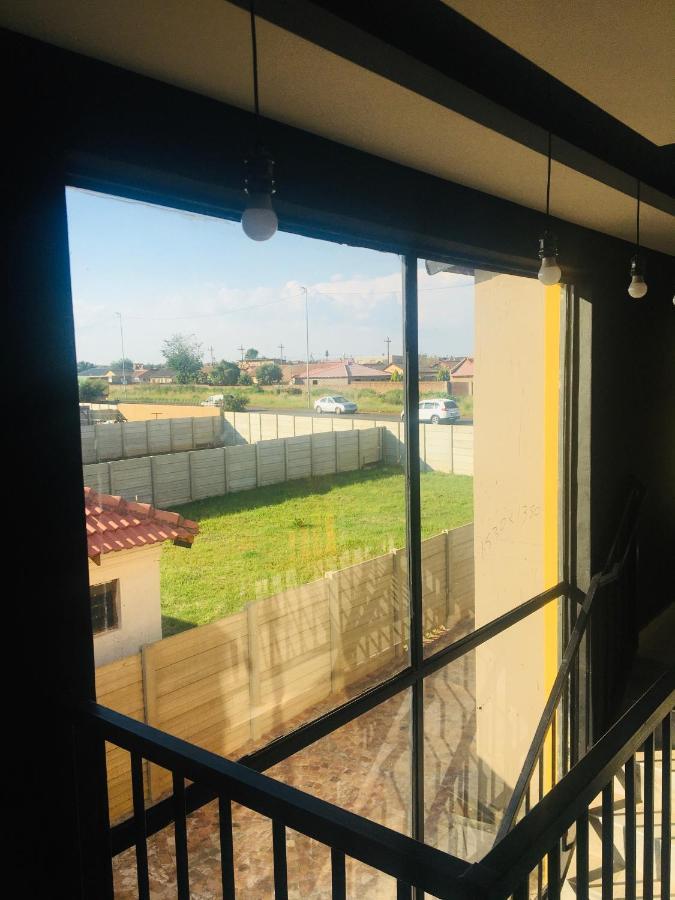 Black Rose Guesthouse Soweto Esterno foto