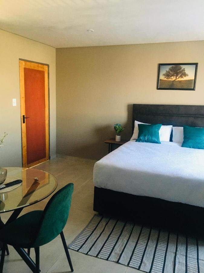 Black Rose Guesthouse Soweto Esterno foto