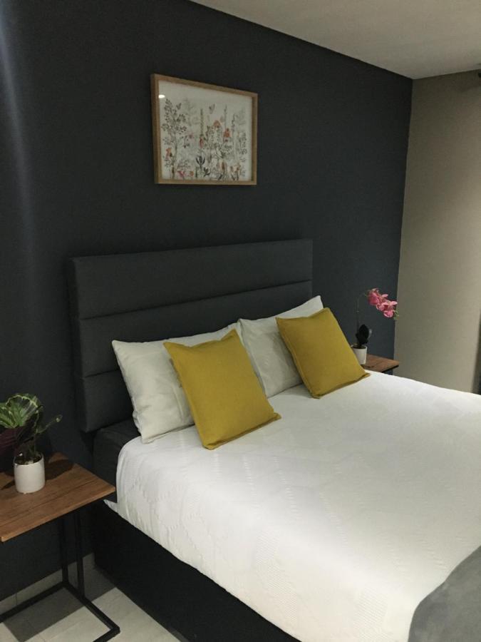 Black Rose Guesthouse Soweto Esterno foto