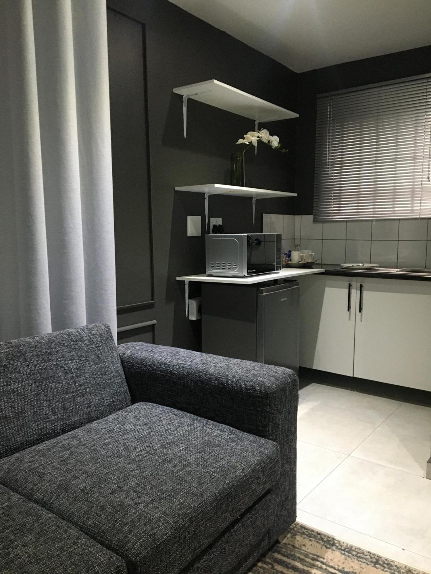 Black Rose Guesthouse Soweto Esterno foto